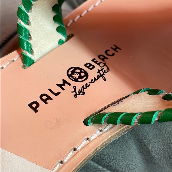 Palm Beach Luxe-Crafted NWOT embroidered floral thong sandals. Sz 10 - Picture 4 of 14